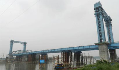 沌口通顺河跨武汉外环线跨桥桥梁顶推施工案例0